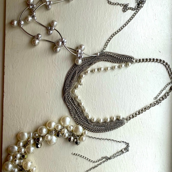 Pearl Necklace Sets.